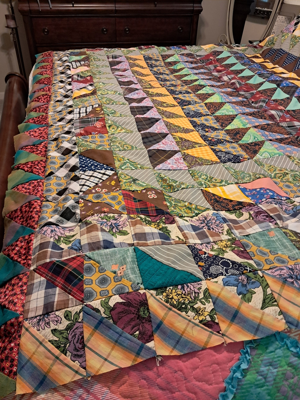 4066 Vintage Pieced Hand Stitched Colorful Quilt Top, 70" X 85". - Picture 5 of 11